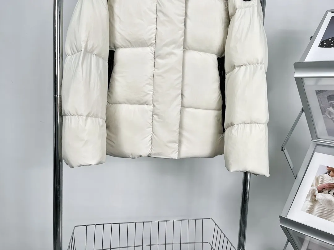 P780 𝐂𝐚𝐧𝐚𝐝𝐚 𝐠𝐨𝐨𝐬𝐞丨Canada Goose Ouyang Nana same style short down jacket Size: S-XXL